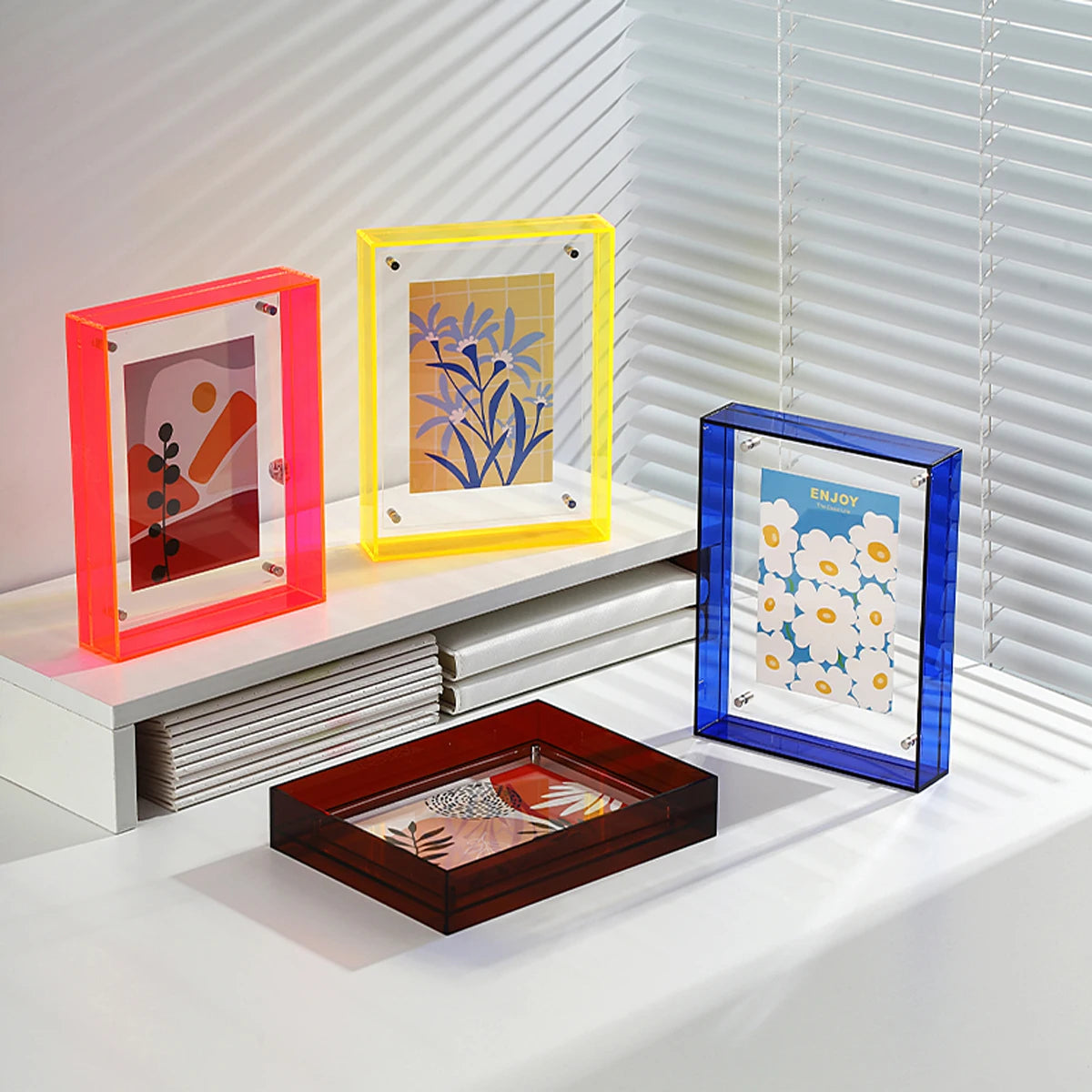 Modern Clear Photo Frame Stand